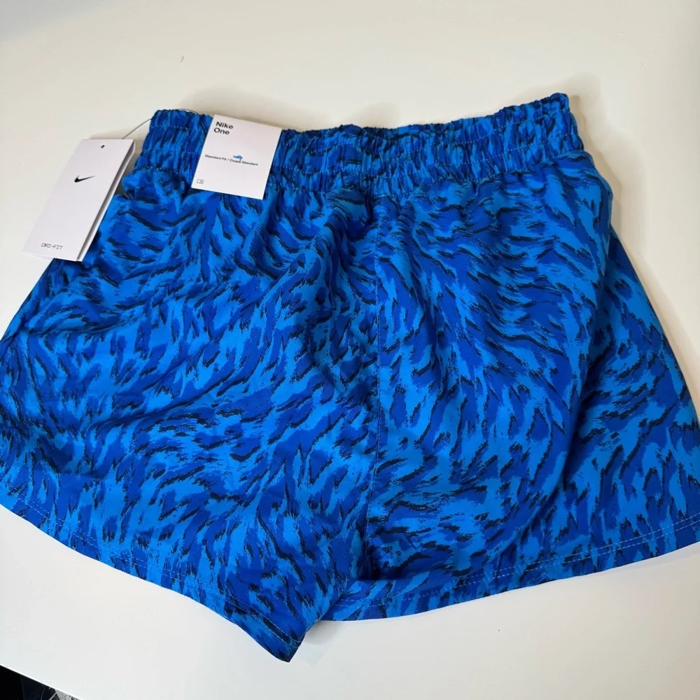 Nike Girls Size large One Woven High Rise Printed Shorts With Liner nwt
